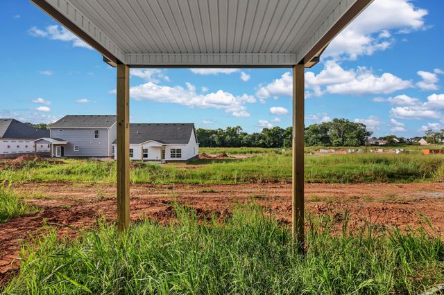 2716 Brewster Dr, Clarksville, TN 37042