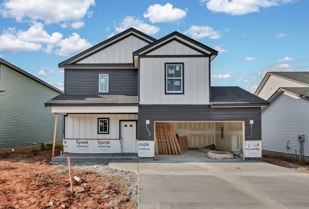 2716 Brewster Dr, Clarksville, TN 37042