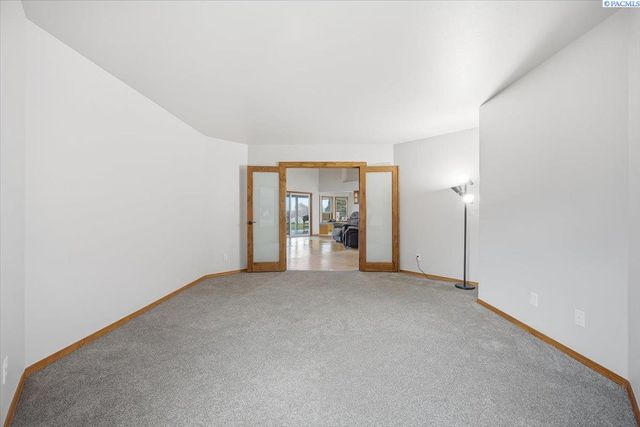 5010 Kennedy Road, West Richland, WA 99353