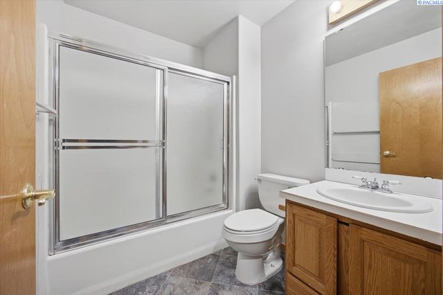 5010 Kennedy Road, West Richland, WA 99353