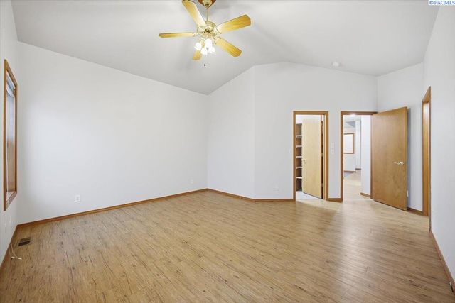 5010 Kennedy Road, West Richland, WA 99353