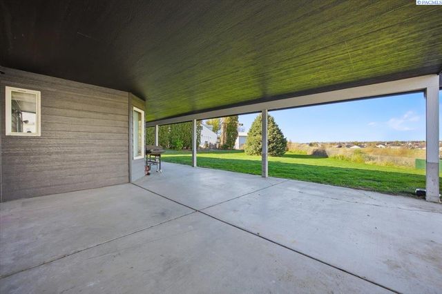 5010 Kennedy Road, West Richland, WA 99353