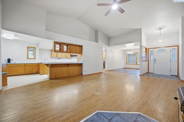 5010 Kennedy Road, West Richland, WA 99353