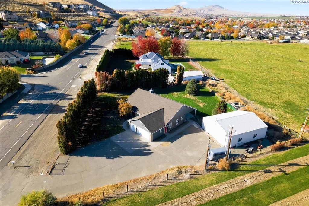 5010 Kennedy Road, West Richland, WA 99353