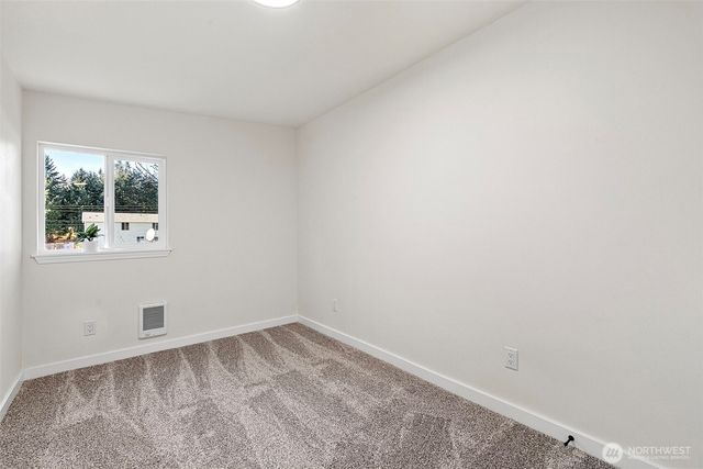 12816 Ridge Cir E, Bonney Lake, WA 98391