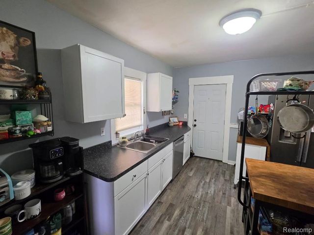 216 W Oakland Avenue, Lansing, MI 48912