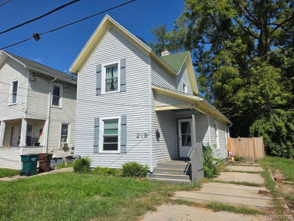 216 W Oakland Avenue, Lansing, MI 48912