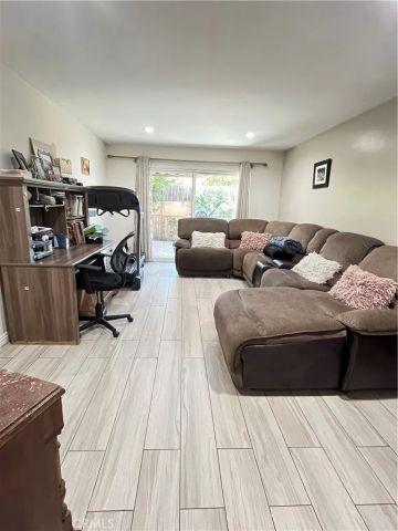 6251 Chimineas, Tarzana, CA 91335