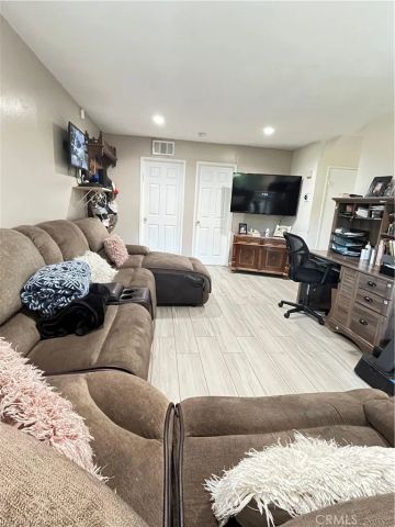 6251 Chimineas, Tarzana, CA 91335
