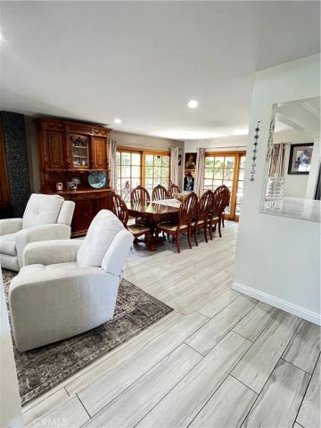 6251 Chimineas, Tarzana, CA 91335
