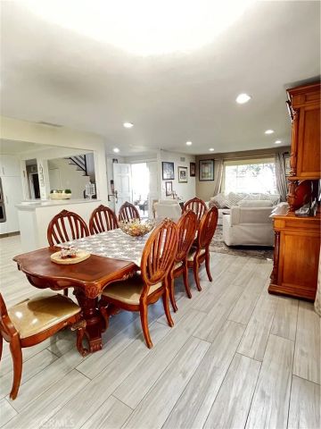 6251 Chimineas, Tarzana, CA 91335