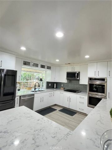6251 Chimineas, Tarzana, CA 91335
