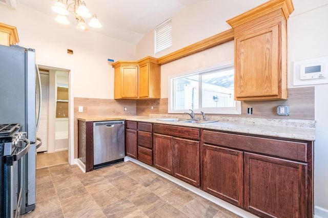 16167 Hauss Avenue, Eastpointe, MI 48021
