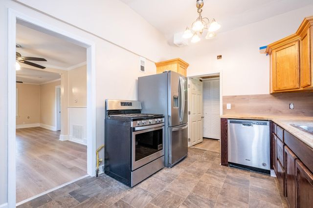 16167 Hauss Avenue, Eastpointe, MI 48021