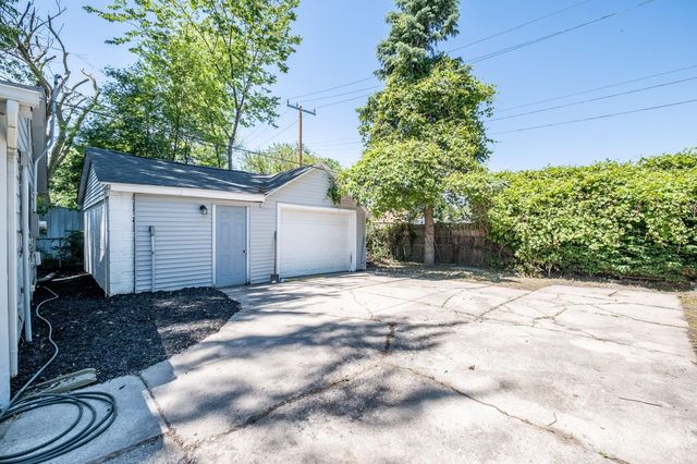 16167 Hauss Avenue, Eastpointe, MI 48021