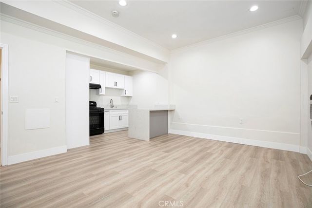 14319 Tiara Street 2, Van Nuys, CA 91401