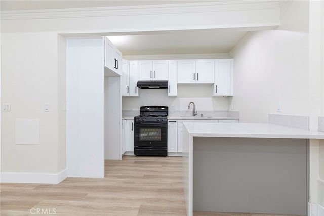 14319 Tiara Street 2, Van Nuys, CA 91401