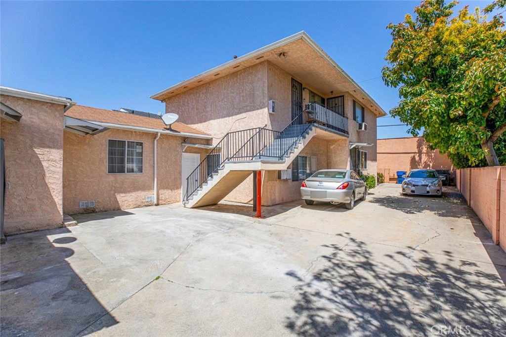 14319 Tiara Street 2, Van Nuys, CA 91401