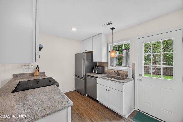 7101 Alamosa Drive, Wilmington, NC 28411