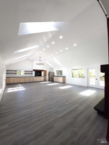 6060 Oak Ave, Cotati, CA 94931