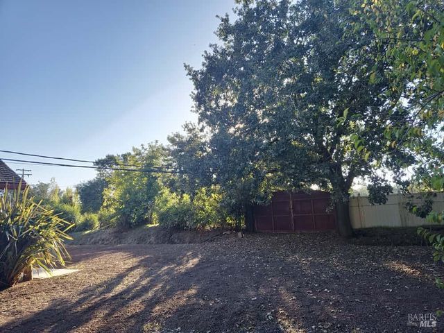 6060 Oak Ave, Cotati, CA 94931