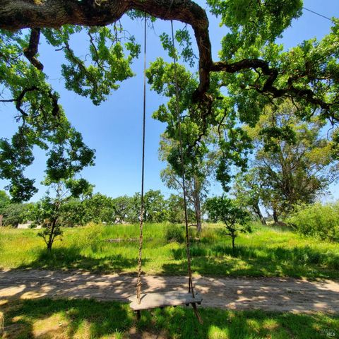 6060 Oak Ave, Cotati, CA 94931