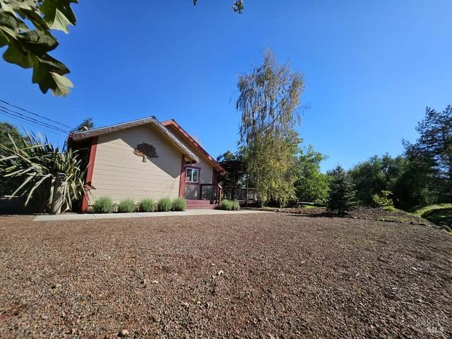 6060 Oak Ave, Cotati, CA 94931