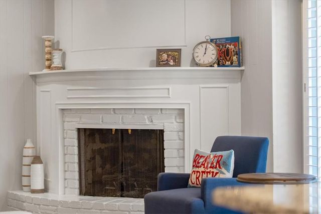 2700 W 104th Terrace, Leawood, KS 66206