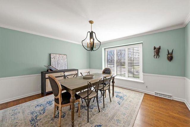 2700 W 104th Terrace, Leawood, KS 66206