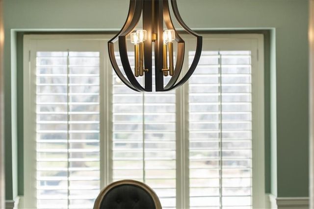 2700 W 104th Terrace, Leawood, KS 66206