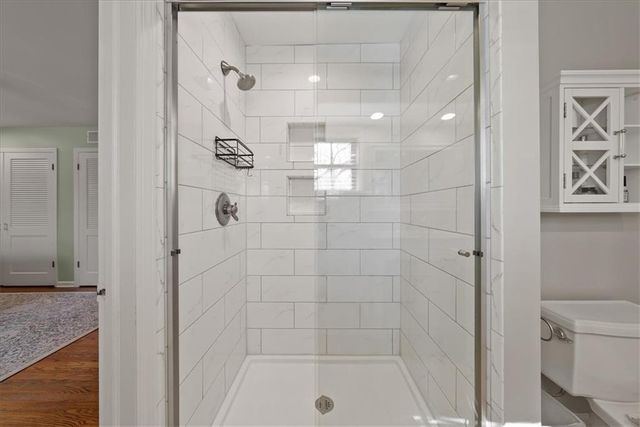 2700 W 104th Terrace, Leawood, KS 66206