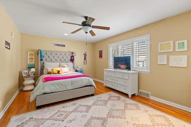 2700 W 104th Terrace, Leawood, KS 66206