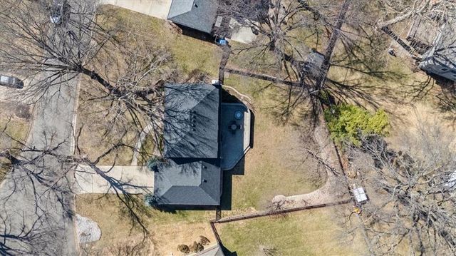 2700 W 104th Terrace, Leawood, KS 66206