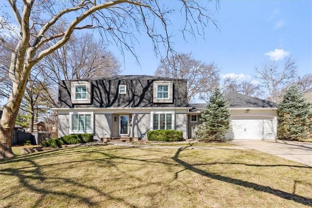 2700 W 104th Terrace, Leawood, KS 66206