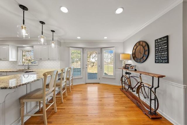 2700 W 104th Terrace, Leawood, KS 66206