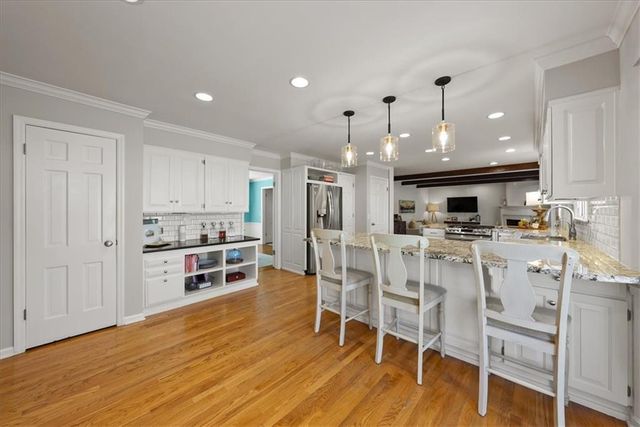 2700 W 104th Terrace, Leawood, KS 66206