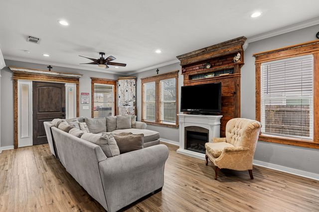 1815 S 12TH Street, Waco, TX 76706