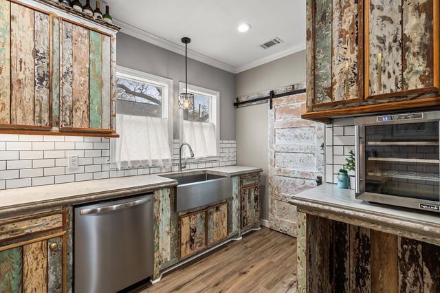 1815 S 12TH Street, Waco, TX 76706