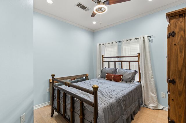 1815 S 12TH Street, Waco, TX 76706