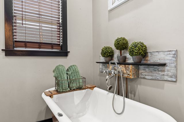 1815 S 12TH Street, Waco, TX 76706