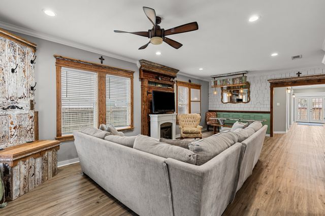 1815 S 12TH Street, Waco, TX 76706