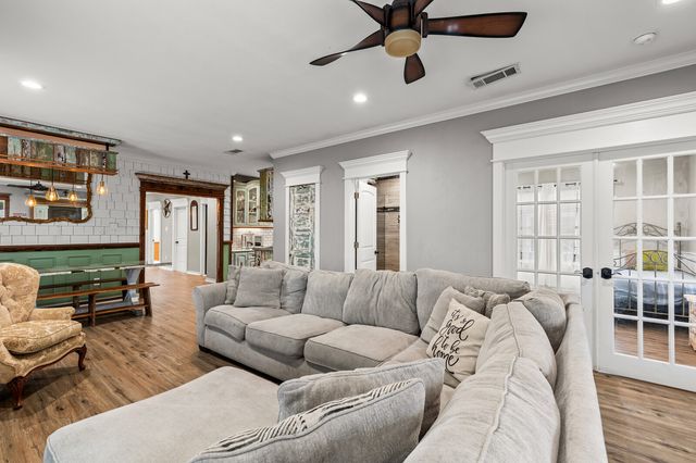 1815 S 12TH Street, Waco, TX 76706