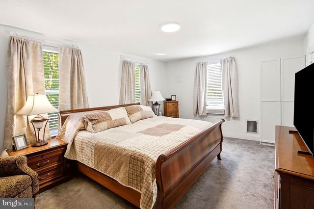 42 UNION ST, Mount Holly, NJ 08060