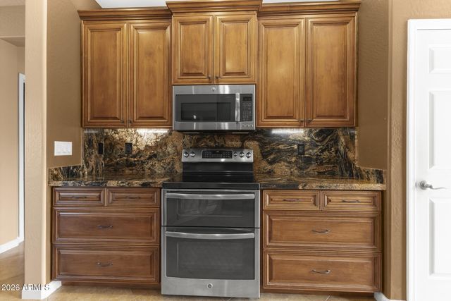 18607 N DIAMOND Drive, Surprise, AZ 85374
