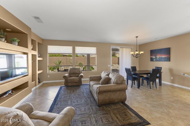 18607 N DIAMOND Drive, Surprise, AZ 85374