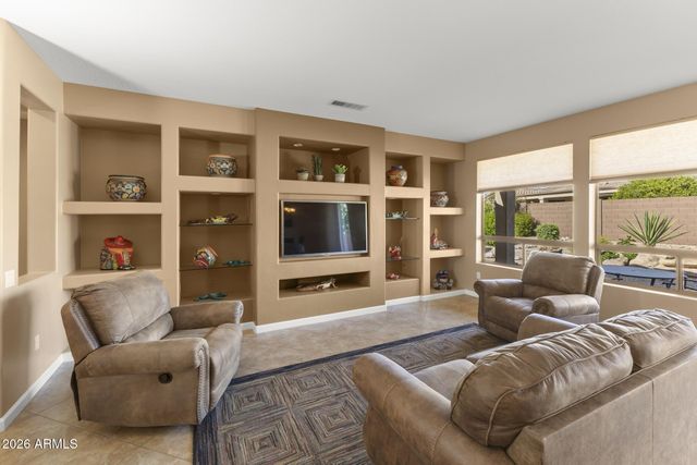 18607 N DIAMOND Drive, Surprise, AZ 85374