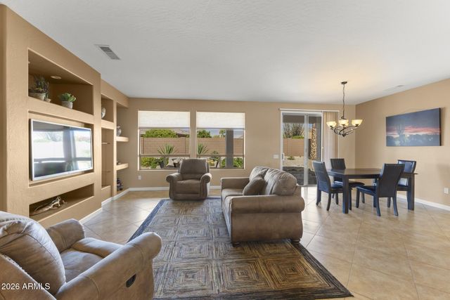 18607 N DIAMOND Drive, Surprise, AZ 85374