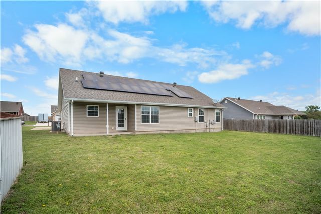 1461 General Parson Drive, Prairie Grove, AR 72753
