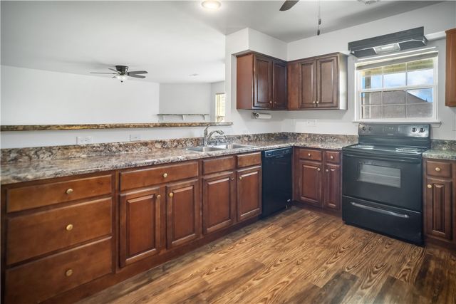 1461 General Parson Drive, Prairie Grove, AR 72753