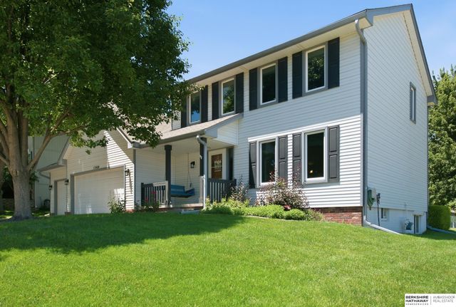 13404 Hillsborough Drive, Omaha, NE 68164